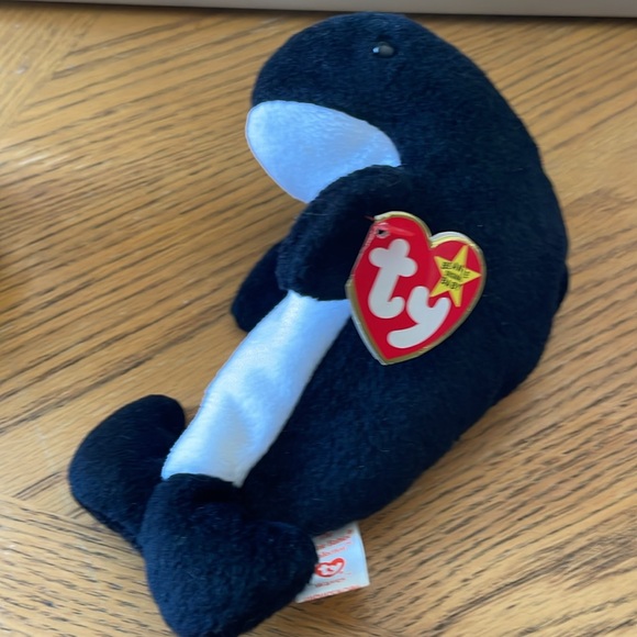 2 Ty Beanie Babies Waves the Whale and Echo the Dolphin - Picture 3 of 4